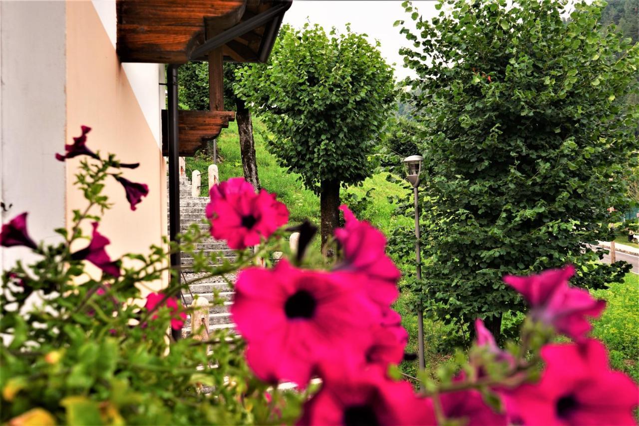 Hotel Baldo Ferrara di Monte Baldo Εξωτερικό φωτογραφία